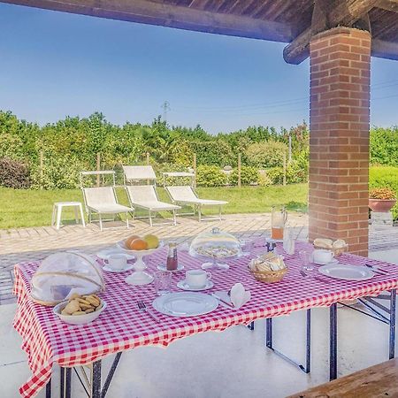 Awesome Home In Ariano Nel Polesine With Kitchen San Basilio Eksteriør bilde