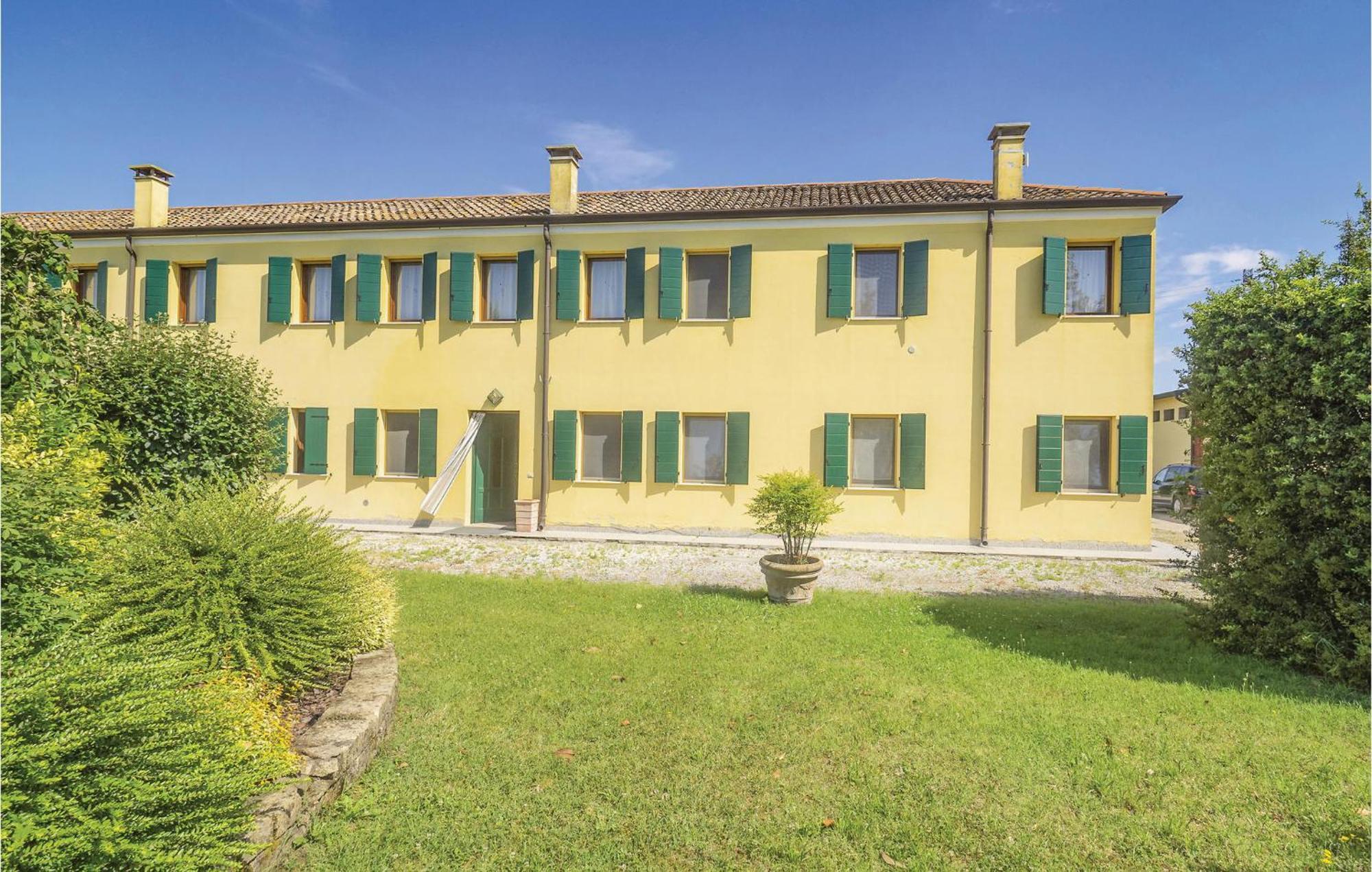 Awesome Home In Ariano Nel Polesine With Kitchen San Basilio Eksteriør bilde